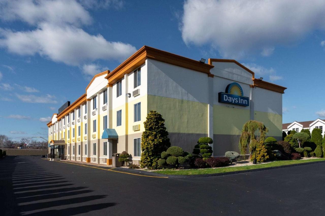 Days Inn By Wyndham Hartford/Closest Downtown Eksteriør billede