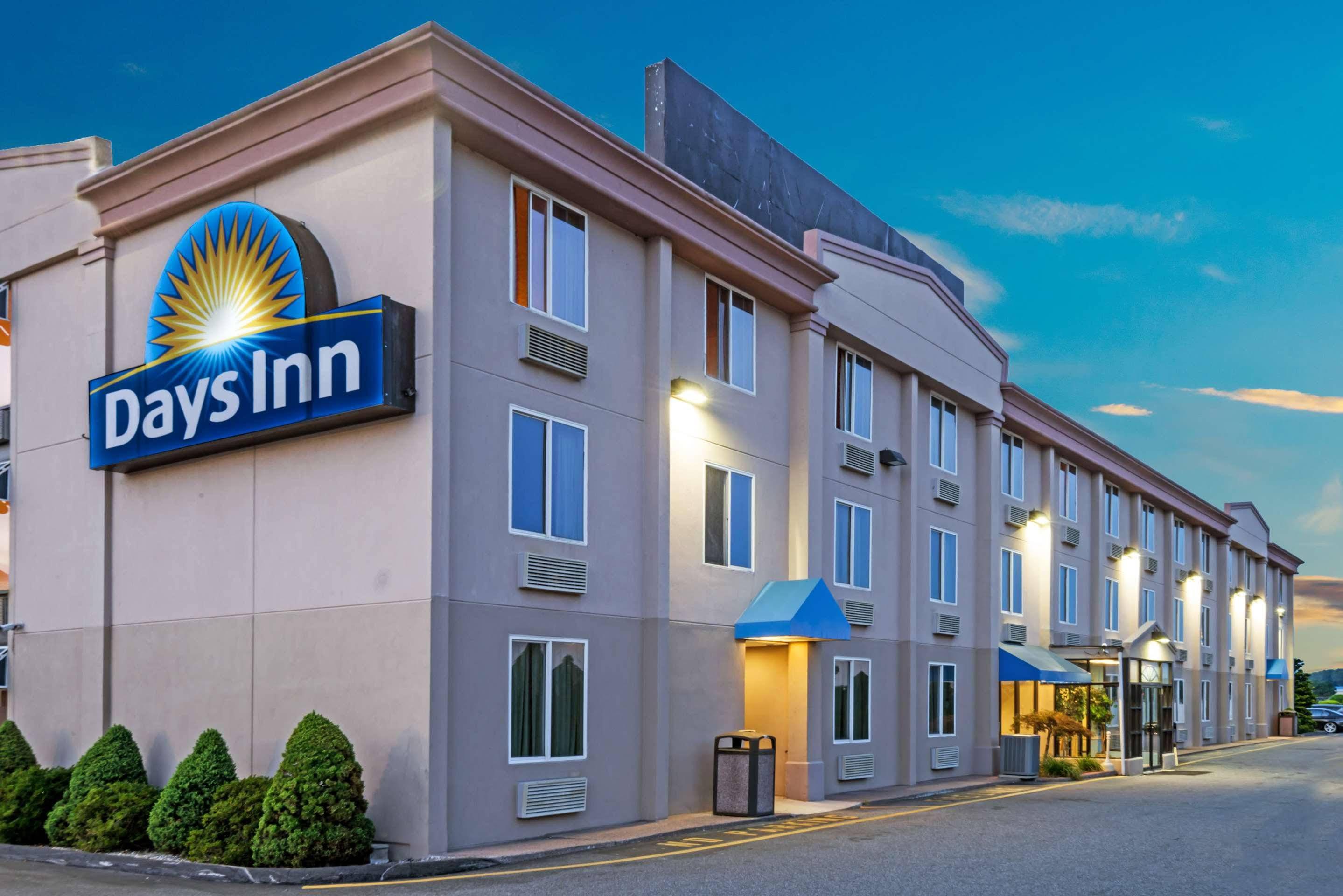 Days Inn By Wyndham Hartford/Closest Downtown Eksteriør billede